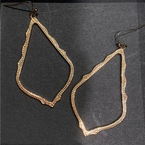 Kendra Scott Sophee Drop Earrings in Gold